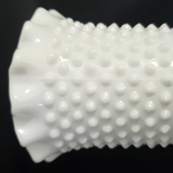 Vntg Fenton For L.E. Smith Hobnail White Milk Glass 8 3 /4" Crimped Edge Vase - Picture 12 of 14